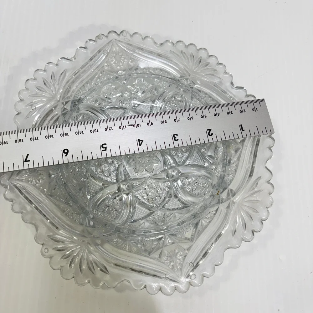 Vintage Clear Pressed Glass Domed Butter Dish Pinwheel Starburst Scalloped Edge‎